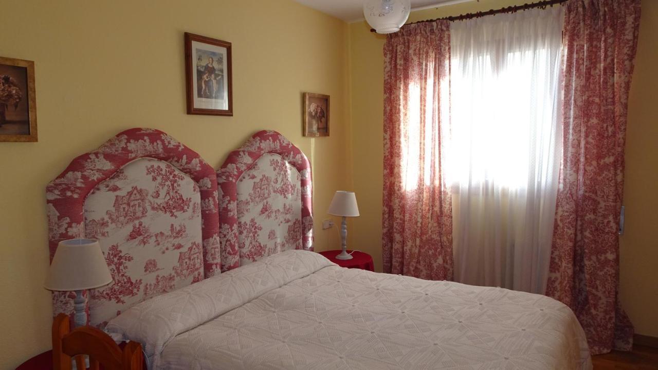 Piso Grande En El Centro De Jaca Con Wifi Y Garaje Daire Dış mekan fotoğraf